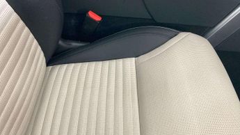 Land Rover Discovery R-Dynamic SE