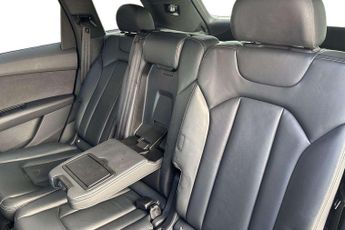 Audi Q7 Black Edition
