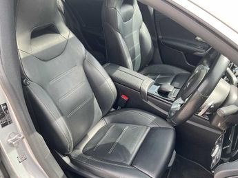 Mercedes-Benz Cla AMG Line