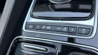 Jaguar F-PACE Chequered Flag