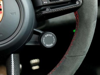 Porsche Macan Electric 