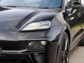 Porsche Macan Electric 