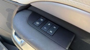 Land Rover Discovery R-Dynamic HSE