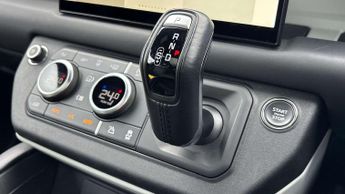Land Rover Defender X-Dynamic HSE