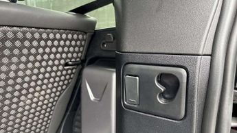 Land Rover Defender X-Dynamic HSE