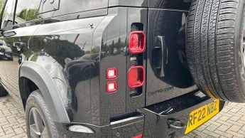 Land Rover Defender X-Dynamic SE