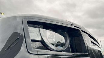 Land Rover Defender X-Dynamic SE