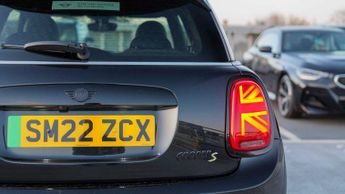 MINI Hatchback Cooper S Level 2