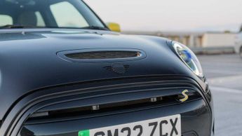 MINI Hatchback Cooper S Level 2