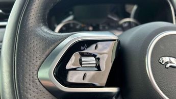 Jaguar F-PACE R-Dynamic Black