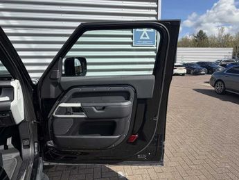 Land Rover Defender X-Dynamic HSE