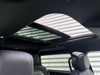 Land Rover Defender X-Dynamic HSE