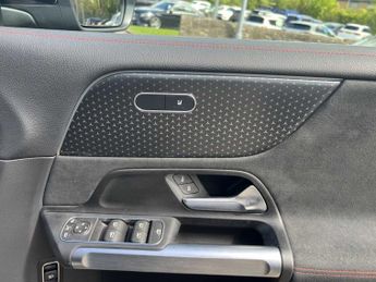 Mercedes-Benz EQB AMG Line Executive