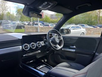 Mercedes-Benz EQB AMG Line Executive