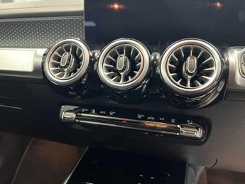 Mercedes-Benz EQB AMG Line Executive