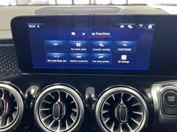 Mercedes-Benz EQB AMG Line Executive