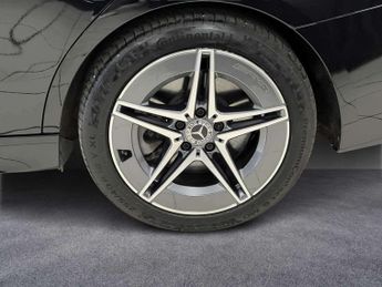 Mercedes-Benz EQB AMG Line Executive