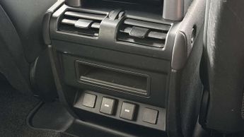 Land Rover Defender X-Dynamic SE