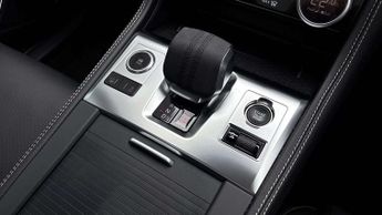 Jaguar F-PACE R-Dynamic HSE Black 90th Anniversary Edition