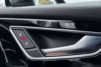 Audi Q4 Black Edition