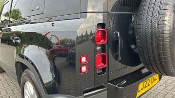 Land Rover Defender S
