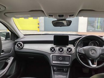 Mercedes-Benz GLA Sport