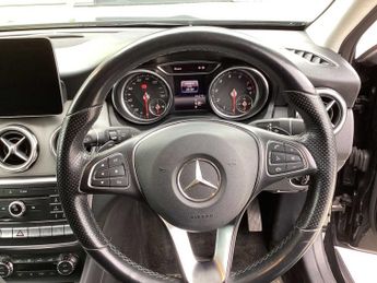 Mercedes-Benz GLA Sport
