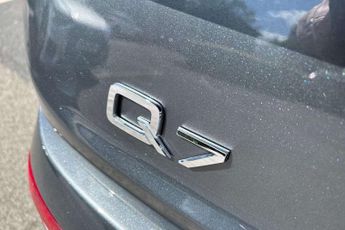 Audi Q7 Black Edition