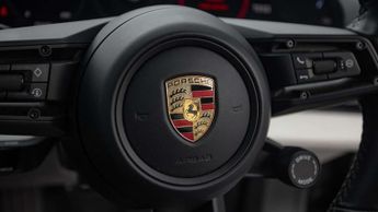 Porsche Taycan 
