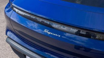 Porsche Taycan 