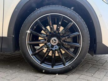 Mercedes-Benz GLA AMG Line Night Edition