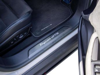Porsche Taycan Saloon 