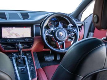 Porsche Macan Estate 