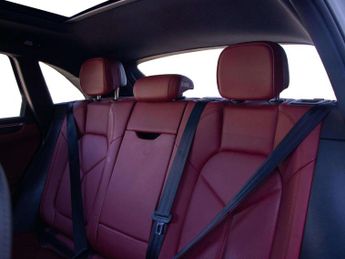 Porsche Macan Estate 