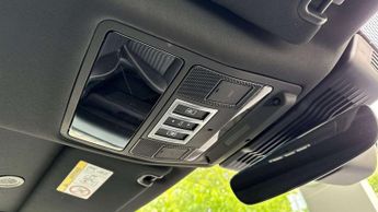 Land Rover Discovery R-Dynamic HSE