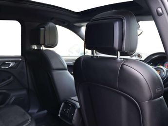 Porsche Macan Estate 
