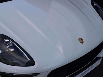 Porsche Macan Estate 