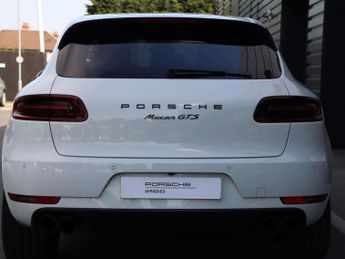 Porsche Macan Estate 