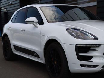 Porsche Macan Estate 