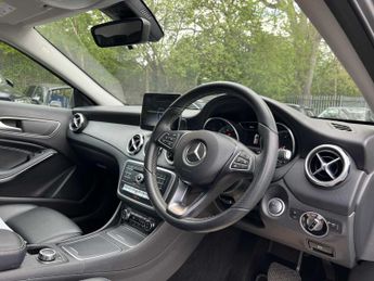 Mercedes-Benz GLA Sport