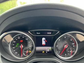 Mercedes-Benz GLA Sport