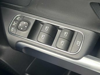 Mercedes-Benz EQB Sport Executive