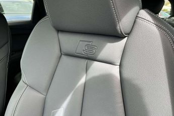 Audi Q4 Black Edition