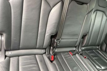 Audi Q7 S Line