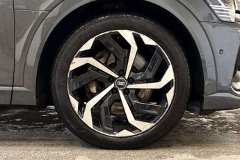 Audi E-Tron Black Edition