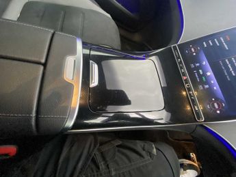 Mercedes-Benz EQE AMG Line