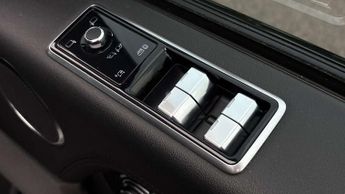 Land Rover Range Rover Westminster Black