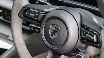 Porsche Macan Electric 