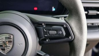 Porsche Macan Electric 