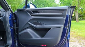 Porsche Macan Electric 